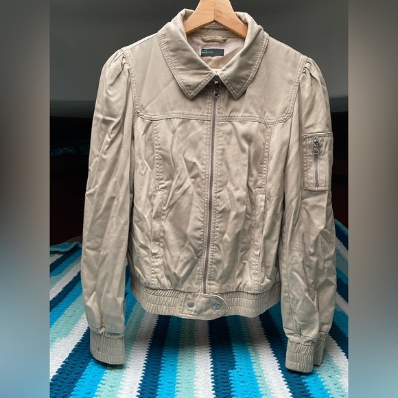 Jacket - Picture 1 of 7